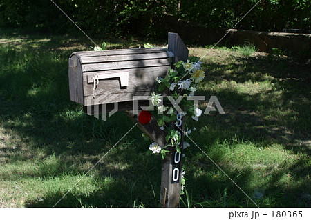 アメリカ ポスト 郵便受け 海外の郵便受けの写真素材