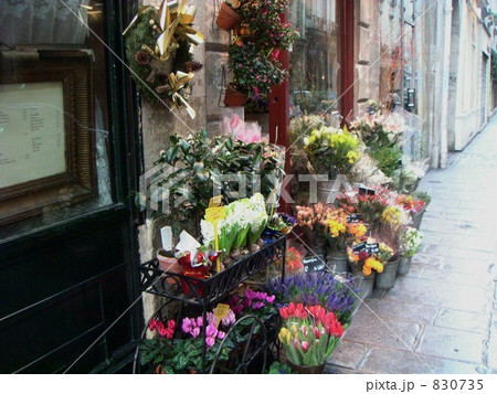 花屋 鉢植え 店舗 ヨーロッパの写真素材