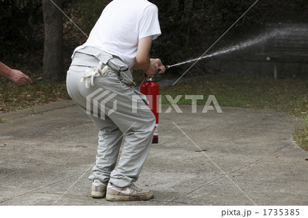 訓練 放水 消火 消火器具の写真素材