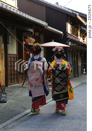 舞妓さん 後姿の写真素材