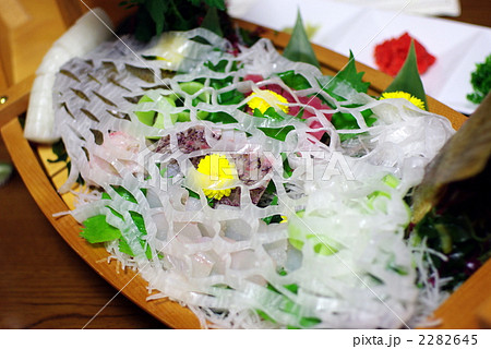 舟盛り 平目 網大根 食べ物 刺身の写真素材