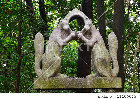 お稲荷さん キツネ 石像 神社の写真素材 - PIXTA