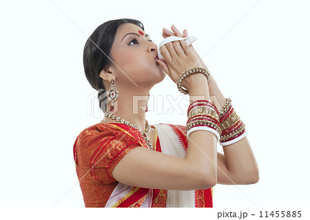 Bengal Store Ladies Bengal Color Stock Image - Image of store, amazing:  189110569