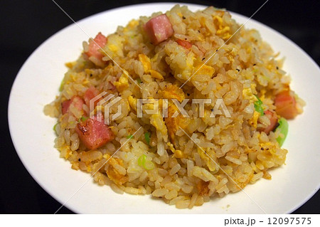 ぱらぱら 肉 醤油 美味しそうの写真素材