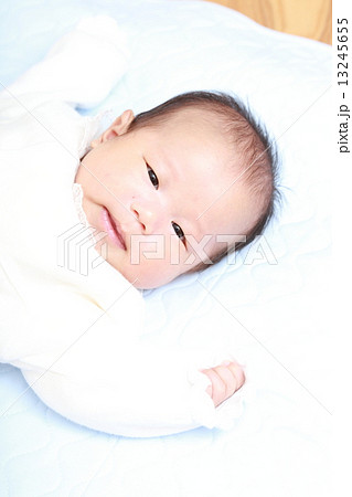 一重まぶた 一重 男の写真素材