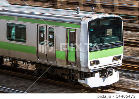 山手線 電車 ｅ２３１系 列車の写真素材