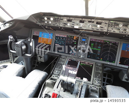 ボーイング 操縦席 コックピット ジェット機の写真素材 - PIXTA