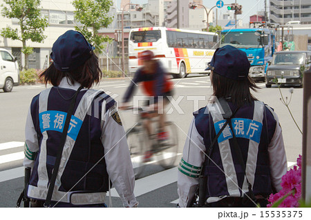 女性警察官 尻 交通安全週間 警官の写真素材 - PIXTA