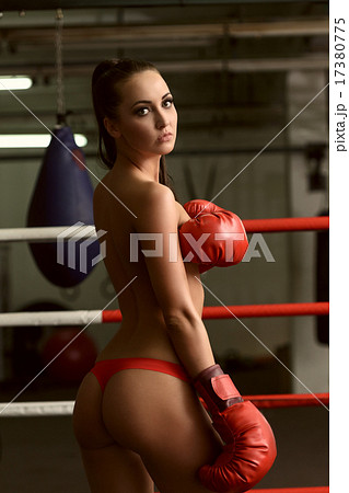 Female boxers nude