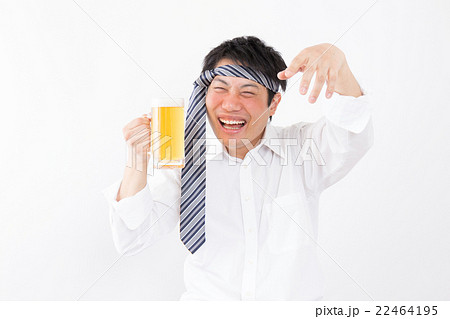 サラリーマン 酔っぱらい ネクタイ 社会人 ビジネスマンの写真素材