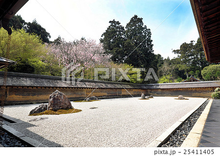 油土塀 土壁の写真素材