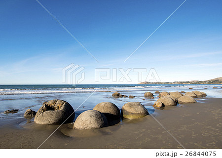 モエラキボルダーmoeraki Boulders South Island New Zealandの写真素材