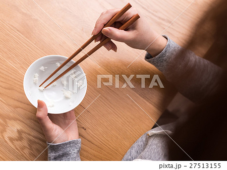 ご飯粒 食べ残し お茶碗 食器の写真素材