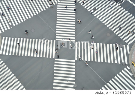 スクランブル交差点 数寄屋橋 歩行者 銀座の写真素材