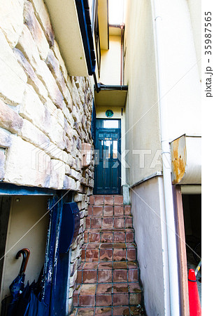 玄関 扉 ドア 洋館の写真素材