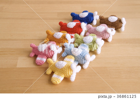 人形 編みぐるみ 飛行機 カラフル飛行機の写真素材 - PIXTA