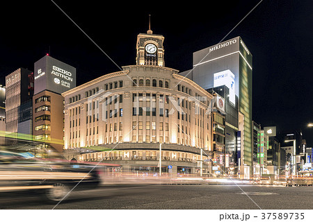 銀座 銀座四丁目 交差点 夜景の写真素材 - PIXTA