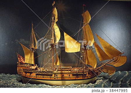 大航海時代 帆船 大型帆船 海のイラスト素材