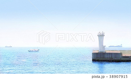 灯台 漁港 自然 背景のイラスト素材 Pixta