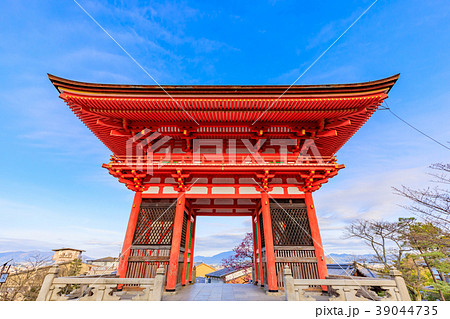 京都 清水寺 神社 仁王門の写真素材