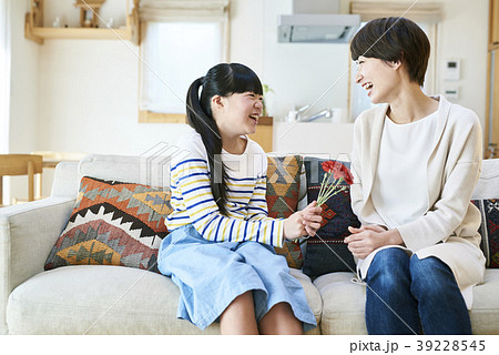 理想の家族の写真素材