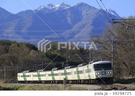 特急列車 185系 横浜線 はまかいじの写真素材