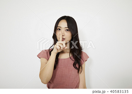 シーのポーズの写真素材