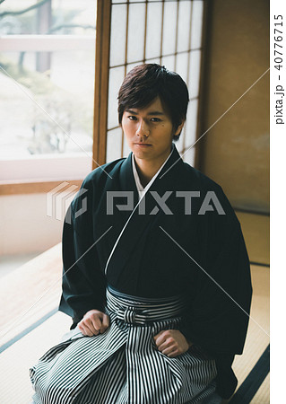 正座 男性の写真素材