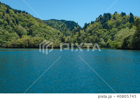 処女湖 島の写真素材