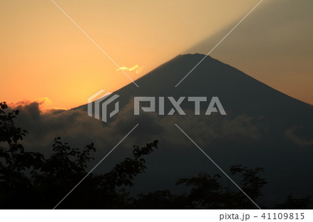 富士山 乙女峠 夕焼け 御殿場の写真素材 - PIXTA