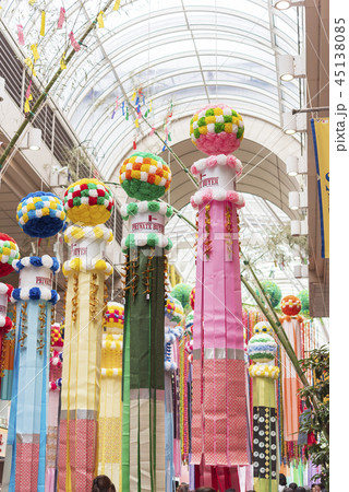 折鶴 折り紙 七夕飾り 千羽鶴の写真素材