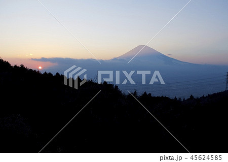 富士山 乙女峠 夕焼け 御殿場の写真素材 - PIXTA