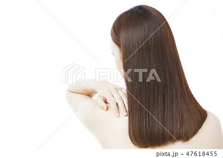 後ろ姿 ロングヘア ストレートヘア 女性の写真素材