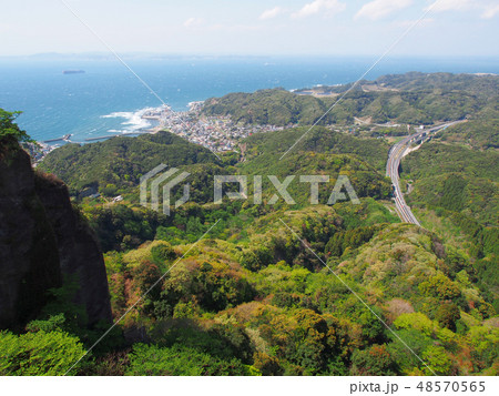 春の海と里山風景(千葉県南房総・鋸山)