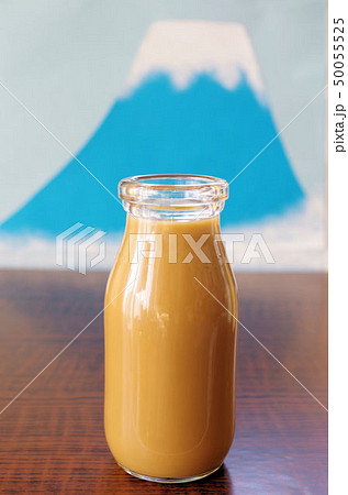 コーヒー牛乳 銭湯 富士山 コーヒーの写真素材