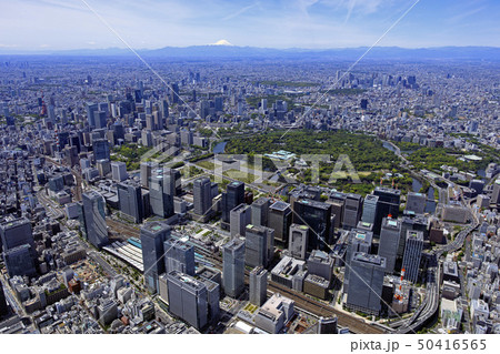 皇居 俯瞰 航空写真 日本の写真素材