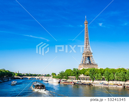 エッフェル塔の写真素材集 ピクスタ