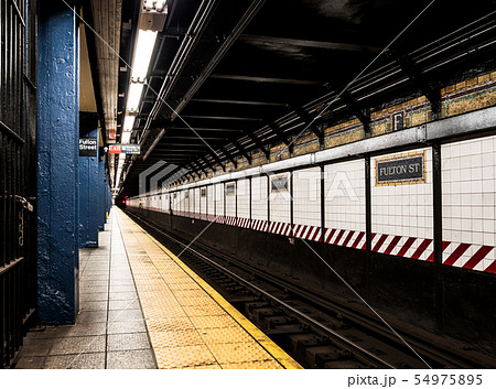 駅 ホーム 地下鉄 アメリカの写真素材