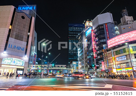 西新宿 夜景 甲州街道 夜の写真素材