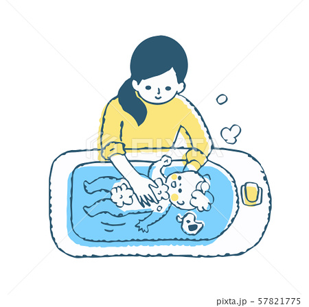 赤ちゃん 新生児 沐浴 かわいいの写真素材