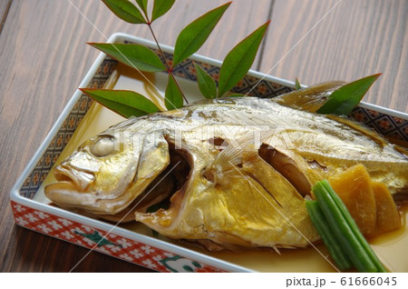 ヒラアジの煮付け 魚料理 ヒラ鯵の写真素材