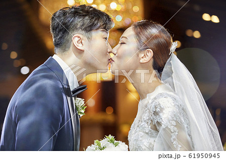 対面 チュー キス 向き合うの写真素材