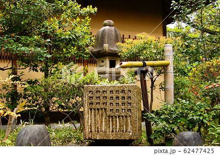 石灯籠 ししおどし 和 日本庭園の写真素材