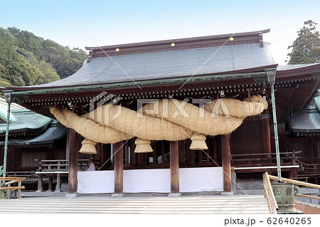 神社 しめ縄 注連縄 飾りの写真素材