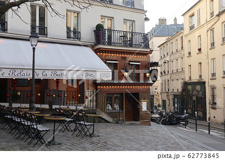 パリ カフェ フランス 街角の写真素材