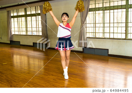 チアリーディング チア 若い チアリーダー ミニスカートの写真素材 - PIXTA