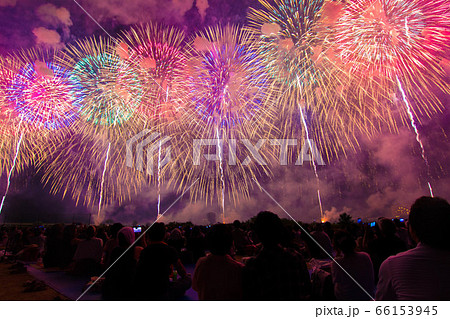 背景 待ち受け 夏祭り 壁紙の写真素材