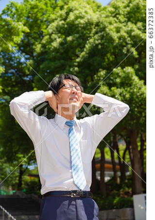 痩せ型 男性 男の写真素材