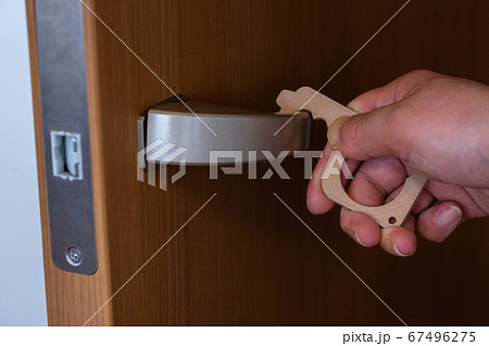 開ける 扉の写真素材