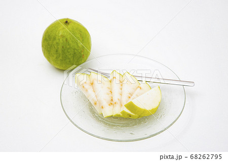 食べ物 果物 グァバ フトモモ科の写真素材